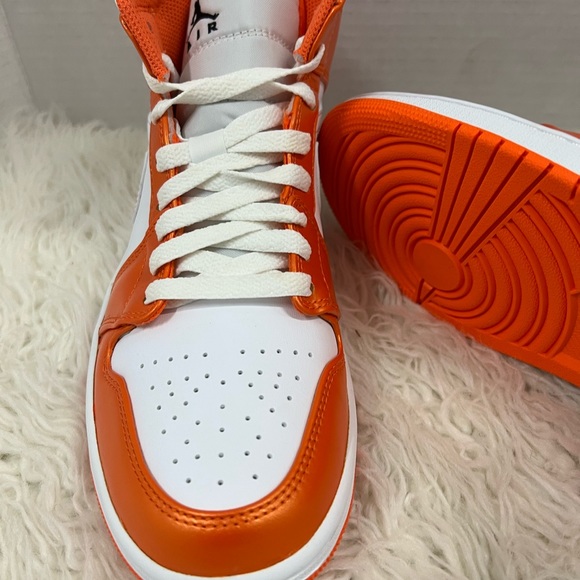 Air Jordan 1 MID SE, Electro Orange - Picture 5 of 13